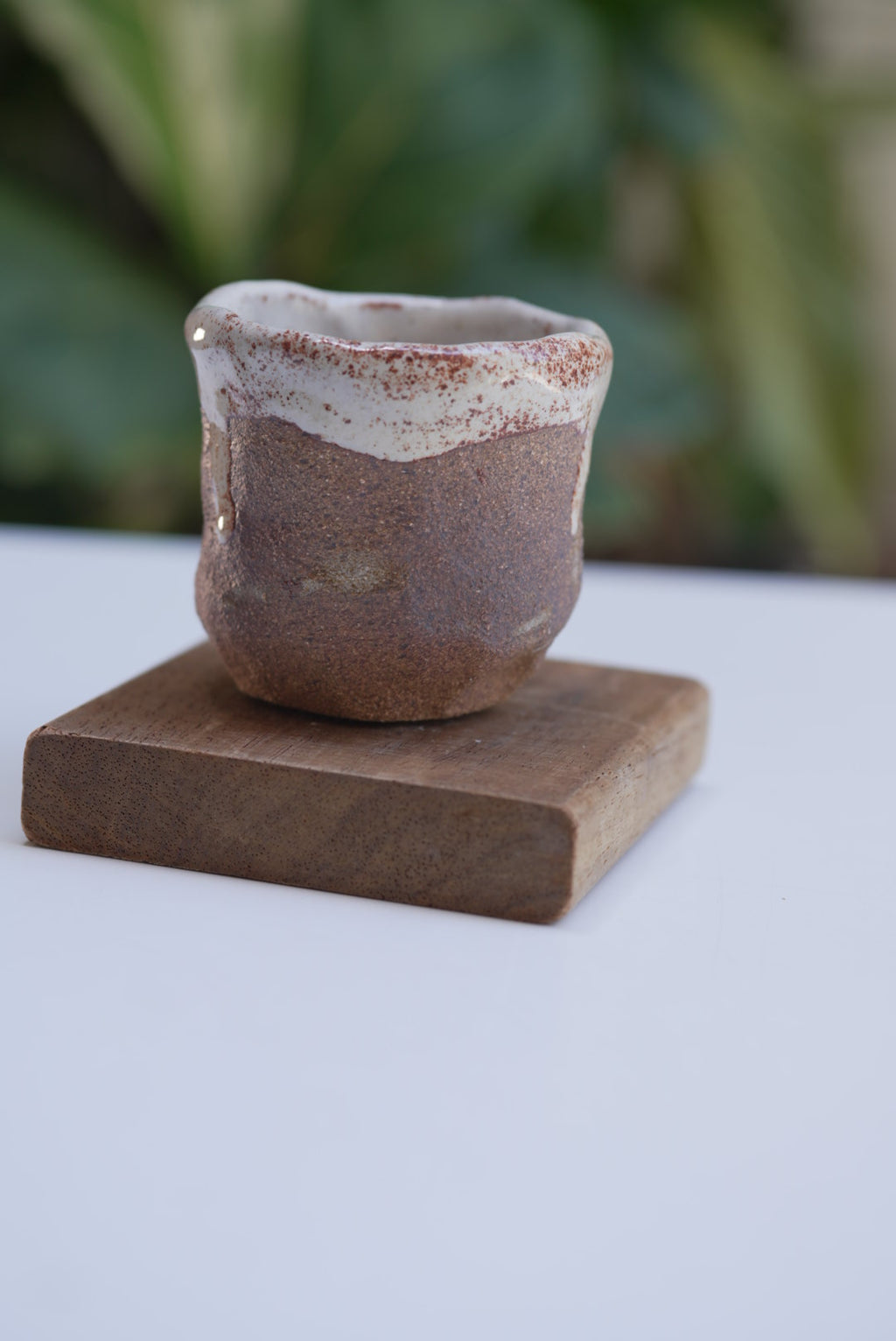 4oz Tento Clay Cup - White/ Brown gloss